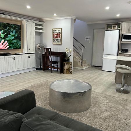 Sky Holiday House Ист-Лондон Экстерьер фото