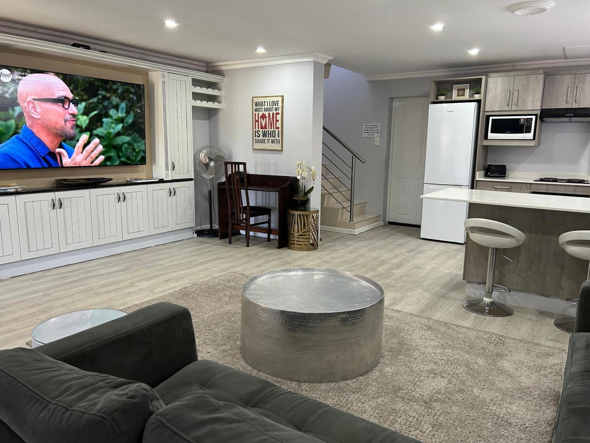 Sky Holiday House Ист-Лондон Экстерьер фото